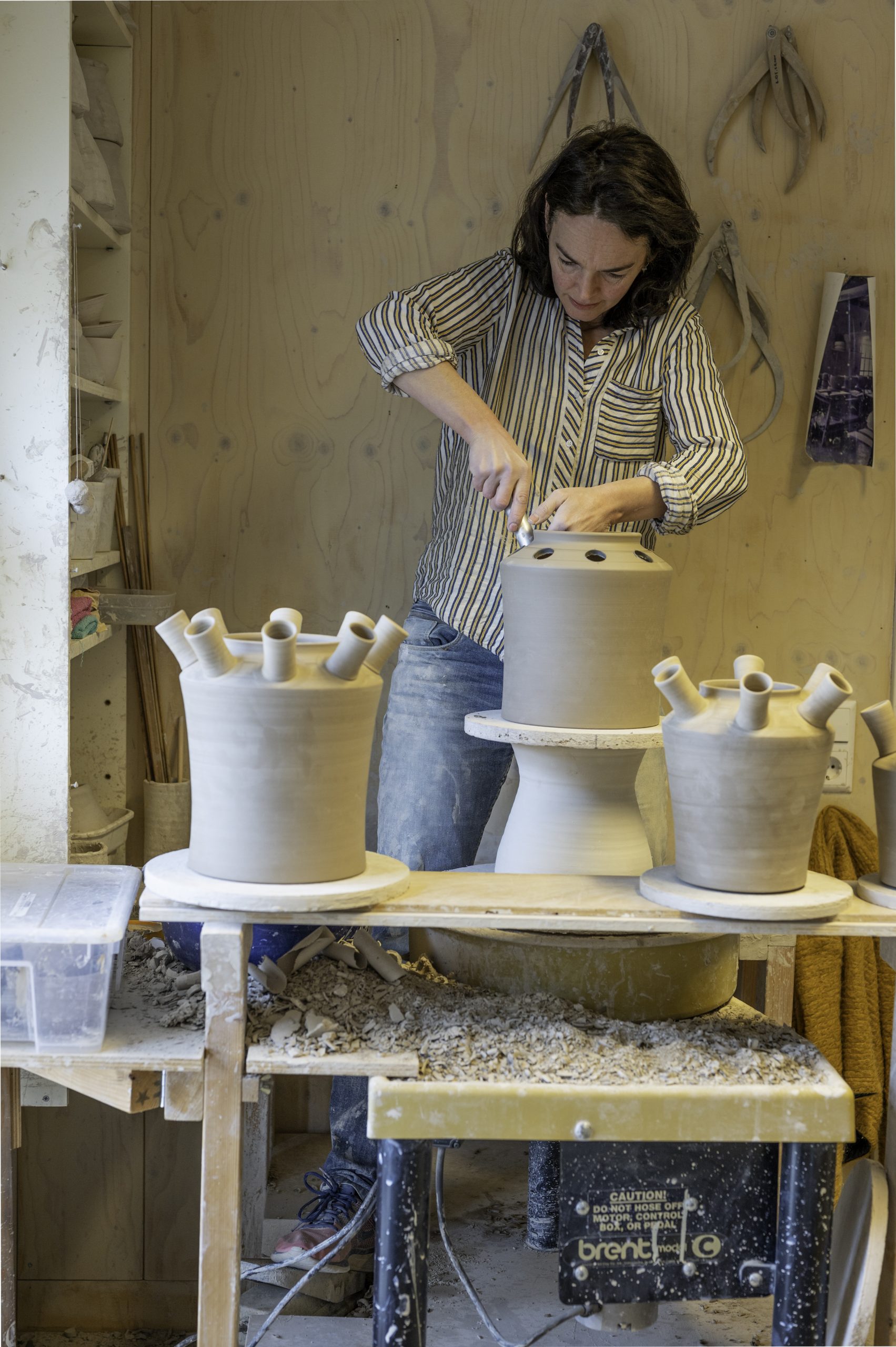 4. Floortje in haar atelier - Foto Esther Visser Floortje in haar atelier - Foto Esther Visser