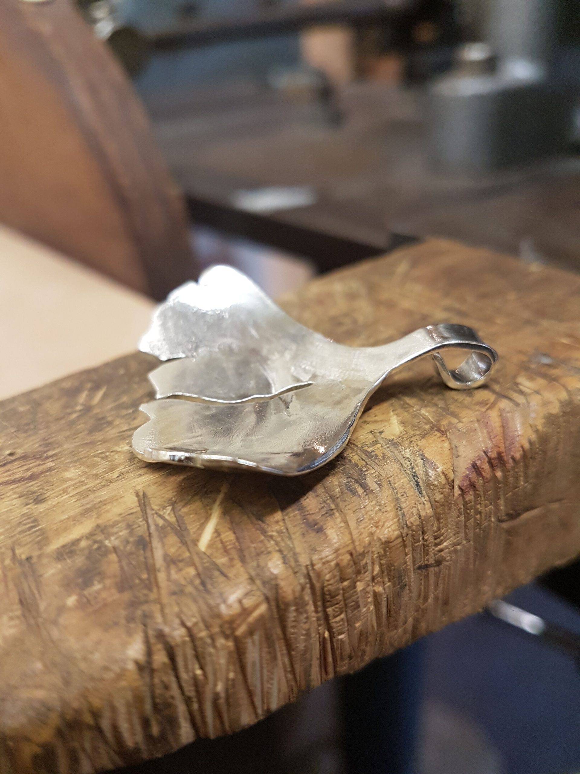 hanger van een zilveren vork hanger van een zilveren vork